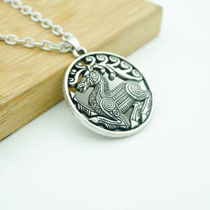 Collana con Ciondolo Totem Cavallo Retrò, Pendente Griffone Mitologico Greco, Gioielli Statement in Acciaio Inossidabile per Uomo - Product Image 2