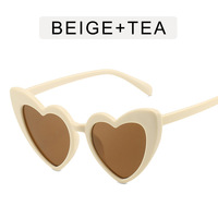 2022 tendance grandes lunettes de soleil UV400 lunettes de soleil personnalisées pour enfants avec cadre rouge mode populaire rose blanc forme de coeur