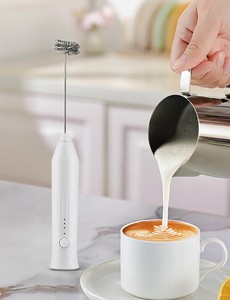 Mousseur à lait rechargeable USB-C à 3 vitesses réglables avec 2 têtes, mélangeur de boissons électrique portatif pour café, <span class=keywords><strong>matcha</strong></span>, fouet à œufs - Product Image 2