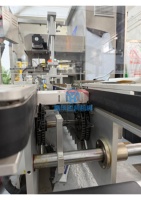 Machine d'emballage horizontale entièrement automatique YH pour serviettes hygiéniques et tampons féminins, machine de mise en carton