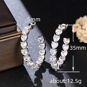 Orecchini a Forma di Cuore a C per Donne, Orecchini Scintillanti con Pavé, Gioielli di Moda per Uso Quotidiano e Feste - Product Image 4
