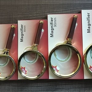 แว่นขยายแบบมือถือ 70 มม. เลนส์แก้วออปติคอล ด้ามจับเลียนแบบไม้มะฮอกกานี สำหรับใช้ในการตรวจสอบ - Product Image 3