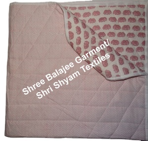 Couettes pour bébé Balajee en coton doux de couleur rose, en mousseline 100% coton, fabriquées à la main en Inde, imprimées au bloc, motif éléphant Kantha - Product Image 1