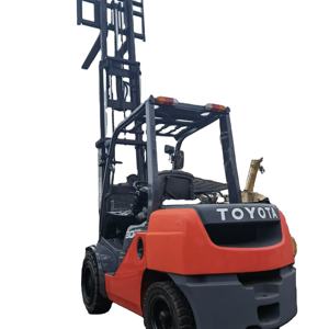 รถยก8FD30โตโยต้าใช้แล้ว3T รถยกเครื่องยนต์ดีเซลรถยกญี่ปุ่น Komatsu TCM 3ton ญี่ปุ่นพร้อมด้านข้าง - Product Image 1