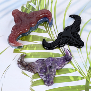 Sculptures en pierre naturelle de guérison en gros : Têtes de taureau en améthyste et sculptures en cristal de quartz fraise pour la décoration - Product Image 1