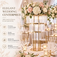 Nouvelle conception de centre de table pour mariage et banquet, en métal, acrylique et verre, avec candélabre et support à fleurs