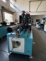 Machine à poinçonner les tuyaux en acier inoxydable de 6 pouces avec système CNC PLC, pompe à moteur de 3,5 kW, équipement de perçage de trous de tubes à refroidissement liquide
