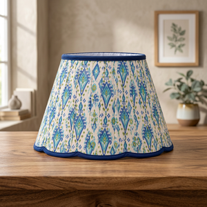 Abat-jour en lin Khadi bleu à motifs floraux |   Abat-jour en tissu plissé artisanal pour lampes de table, de sol et suspendues - Product Image 4
