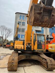 Excavatrice sur chenilles Hyundai 305LC-9T d'occasion, 30,2 tonnes, moteur à faible nombre d'heures de fonctionnement, forte force de creusement, stock disponible - Product Image 6