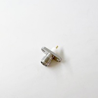 Connecteur coaxial RF SMA femelle 18 GHz à 2 trous avec bride carrée, isolateur 4 mm et borne à broche 3 mm