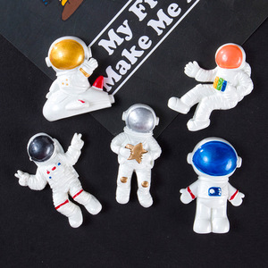 ตุ๊กตาอวกาศเรซิ่นงานฝีมือ DIY ของสะสมตกแต่งสำหรับทำเคสโทรศัพท์ - Product Image 1