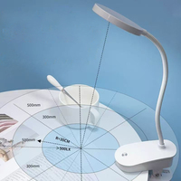 Lampe de bureau moderne à chargement USB Conception flexible à clipser Protection simple des yeux Alimentation CC écologique sans fil pour le chevet