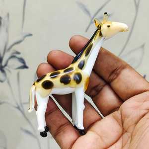 Figurine de girafe en verre soufflé à la main, décoration de bureau minimaliste, ornement de table en une seule pièce - Product Image 5