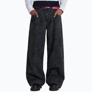 Vaqueros de mezclilla rectos con estampado de leopardo personalizado, estilo urbano, diseño punk, holgados y de corte suelto para hombre - Product Image 1