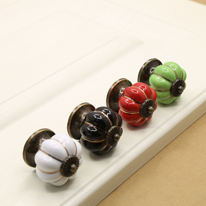 Boutons <span class=keywords><strong>de</strong></span> <span class=keywords><strong>porte</strong></span> décoratifs <span class=keywords><strong>en</strong></span> céramique émaillée <span class=keywords><strong>de</strong></span> style antique vintage <span class=keywords><strong>en</strong></span> forme <span class=keywords><strong>de</strong></span> citrouille, poignées <span class=keywords><strong>de</strong></span> tiroir et <span class=keywords><strong>de</strong></span> placard - Product Image 2