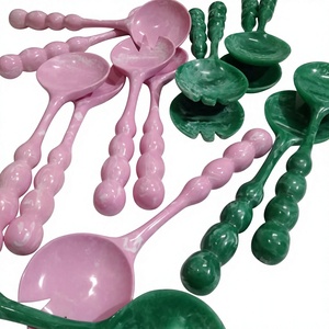 Nouveauté : Ensemble d'ustensiles à salade en résine écologique faits à la main, vert et rose bébé, compatibles lave-vaisselle/micro-ondes/four - Product Image 2