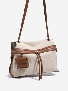 Luxury Customization Canvas Shoulder Tote <b>Bag</b> With Zipper Closure And Tassel Detail Minimalist Design Unisex Large Capacity - Product Image 3
