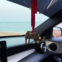 Ornement de voiture en métal léopard, pendentif de rétroviseur de luxe guépard - Accessoire de décoration intérieure automobile - Cadeau créatif en gros