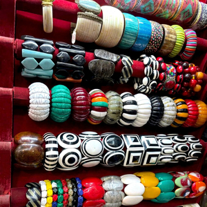 ชุดกำไลข้อมือเรซิ่นทำมือจาก NEHA ENTERPRISES น้ำหนักเบา แฟชั่น ทันสมัย หลากหลายสีสัน ลวดลายเรขาคณิต ของขวัญแฮนด์เมด - Product Image 1