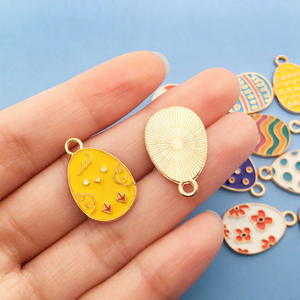 Vente en gros d'oeufs de Pâques pendentifs accessoires de bijoux à bricoler soi-même breloque créative en alliage pour bricolage - Product Image 6