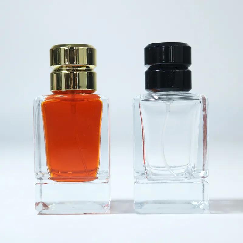 Op Maat Gemaakte Luxe Heldere Zware Dikke Basis Cologne Fles Custom Kleur Heren Mooie Geurspray 50Ml Vierkante Parfumfles