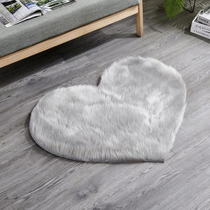 Alfombra de piel sintética en forma de corazón, blanca, suave y afelpada, para decoración de sala de estar y dormitorio. - Product Image 5