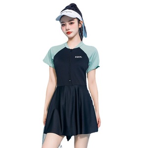 Robe de bain une pièce pour femmes, style sportif, col rond, couleur contrastée, pour les vacances et les sources chaudes - Product Image 3