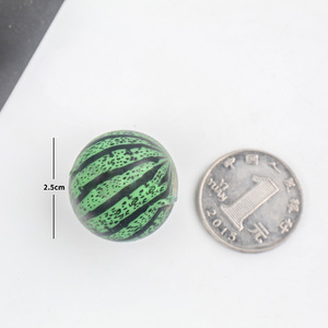 Pelota saltarina de sandía de 32 mm con diseño, mini pelota saltarina, juguete educativo para niños - Product Image 3