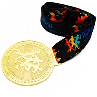 Médaille d'or personnalisée en alliage de zinc 3D de 50 mm pour la course, avec gravure métallique sur mesure et rubans de suspension