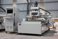 Routeur CNC 1328 de haute précision pour le travail du bois, machine de gravure 3D, machine de sculpture 3D, machine de découpe en quatre étapes