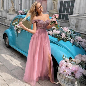 Vestido de noche largo de tul con lentejuelas y hombros descubiertos, con abertura y cintura imperio, para fiesta de graduación - Product Image 2
