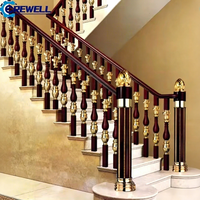 Rampe d'escalier en fer forgé et aluminium avec garde-corps en verre trempé de 12 mm, design moderne