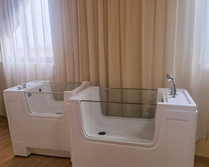 <strong>Kobia</strong> Hot Sale Freestanding Rectangle Acrylic Baby Spa/Whirlpool Tubs 220V/110V Massage Bathroom Sets Kids Modern Design Drainer - Product Image 1