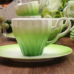 Großhandel Farbe Bone China Tee Set Espresso tasse Porzellan Kaffeetassen und Untertassen Geschenkset