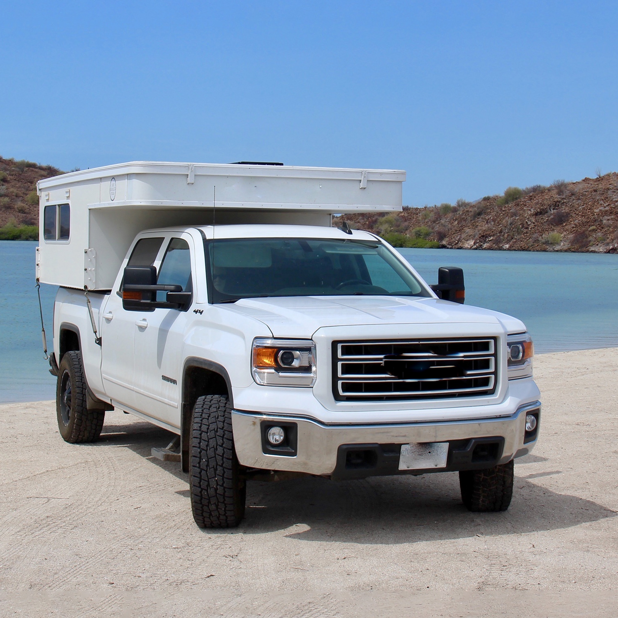 Die gut verkaufte und luxuriöse Offroad-Rutsche auf Popup-Truck-Campern mit RV-Gehäuse ausrüstung für Unterhaltung zum Verkauf