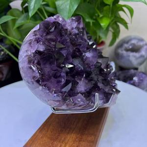 Vente en gros de pierres de méditation Reiki en améthyste naturelle du Brésil gravées en forme de cœur, pour la guérison énergétique et l'artisanat en cristal de quartz - Product Image 3