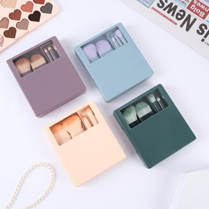 Juego de 5 Brochas de Maquillaje Retráctiles para Polvo Suelto, Mini Brochas de Viaje con Estuche con Espejo - Product Image 1