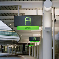 Système d'enseignes LED aéroportuaires au design moderne pour l'éclairage publicitaire des portes d'entrée des ponts de taxiage et les annonces de changement de départs, facilement modifiable