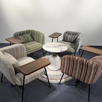 Chaise Modèle 8091, fauteuil individuel rembourré avec table d'appoint et coussin, pieds en métal pour salon et zone de réception