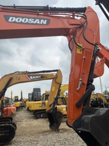 รถขุดดินไฮดรอลิกแบบตีนตะขาบมือสอง รุ่น Doosan Dx225lc-9c ของแท้จากเกาหลี สภาพสมบูรณ์ พร้อมขาย - Product Image 5