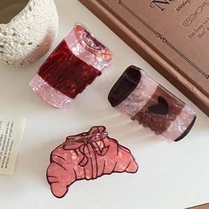 Pince à cheveux en acrylique mignonne en forme de tasse à café et de croissant avec design ajouré, pinces occidentales pour usage quotidien - Product Image 1