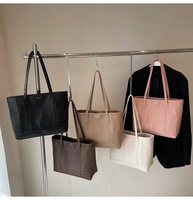 Sac fourre-tout tendance 2025 à imprimé pierre, nouveau sac à bandoulière texturé grande capacité haut de gamme pour femme, idéal pour les trajets quotidiens