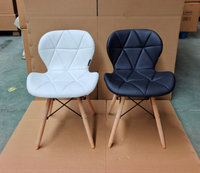Chaise avec pieds en bois de hêtre pour table à manger, chaise de salle à manger en cuir, solide, blanche et noire