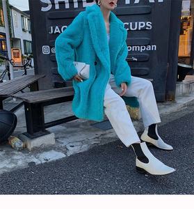 Cappotto invernale <span class=keywords><strong>Oversize</strong></span> lungo da donna in pelliccia di montone color cachi e pelliccia di orsacchiotto lavorata - Product Image 2