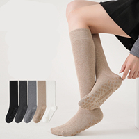 Chaussettes de yoga en coton pour femmes, personnalisées OEM, hauteur genou, chaussettes de compression, chaussettes de danse, de sport, de gym, de mollets, antidérapantes, pour Pilates