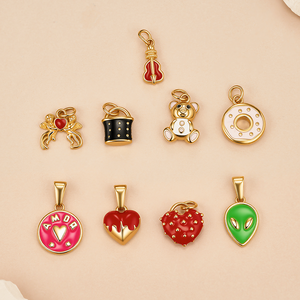 Estilo de moda 18K chapado en oro esmalte oso cerradura collar regalo acero inoxidable esmalte rojo corazón colgante collares para mujeres - Product Image 5