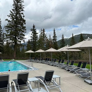 Aluminio al aire libre sol salón silla servicio <span class=keywords><strong>alquiler</strong></span> proveedor playa <span class=keywords><strong>piscina</strong></span> chaise lounge silla plegable malla Resort <span class=keywords><strong>piscina</strong></span> tumbona - Product Image 1