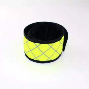 Brazalete de rayas reflectante de alta visibilidad para exteriores, pulsera de anillo con banda LED luminosa Slap para deportes nocturnos, venta al por mayor - Product Image 1