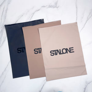 Bolsas de Plástico Mate Esmerilado con Cierre Deslizante y Cremallera para Empaque de Ropa con Logotipo Impreso Personalizado, para Camisetas y Ropa Interior - Product Image 3