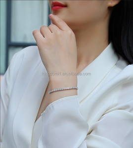 Bracciale Tennis in Argento S925 con Diamanti Moissanite di Varie Misure Ispirato alle Pop Star Stile da Festa Idea Regalo di Tendenza per Fan dell'Hip-Hop/Rock - Product Image 2